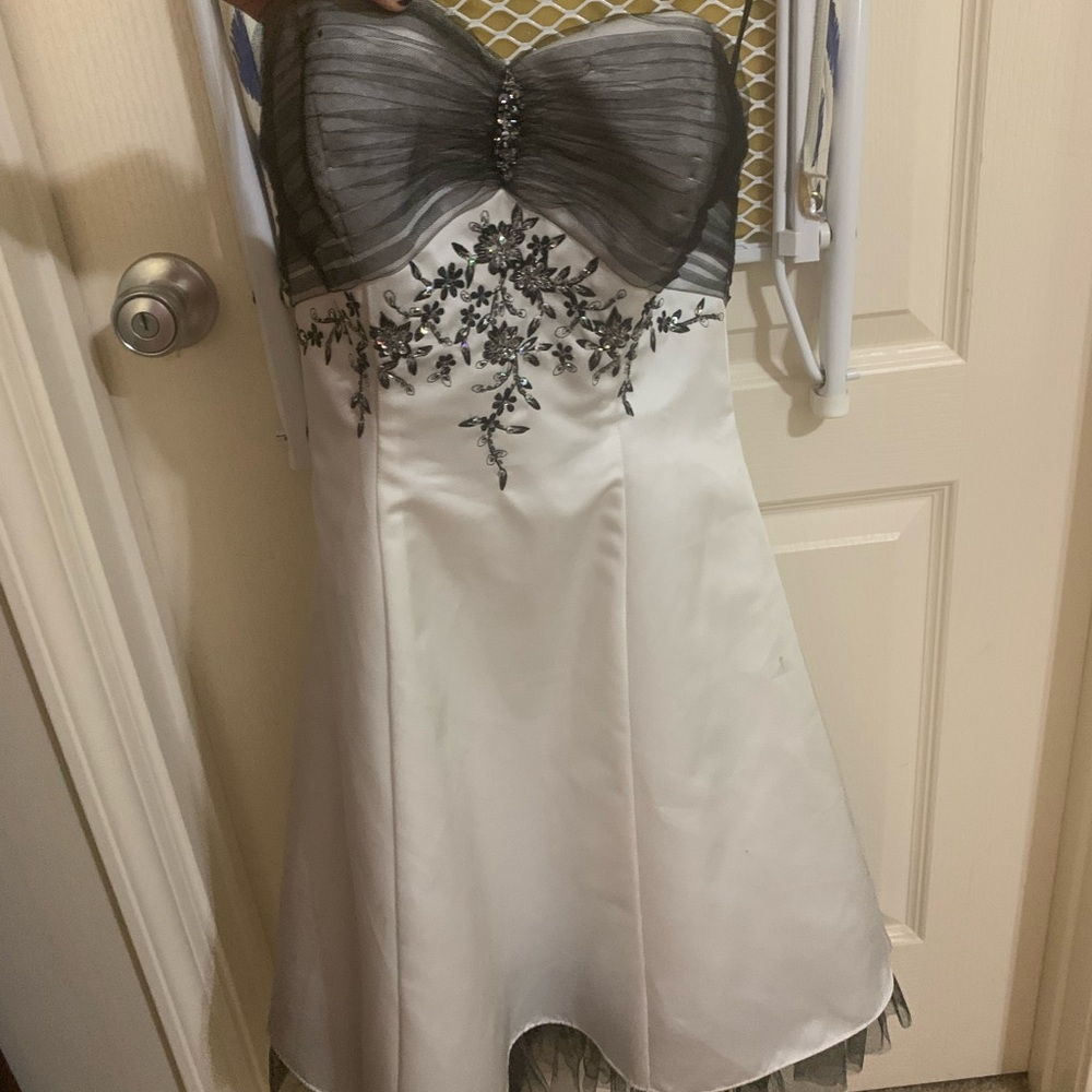 Zum Zum by Niki Livas Strapless Dress in Gray and White